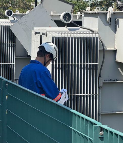 Desenho técnico de um projeto de subestação elétrica